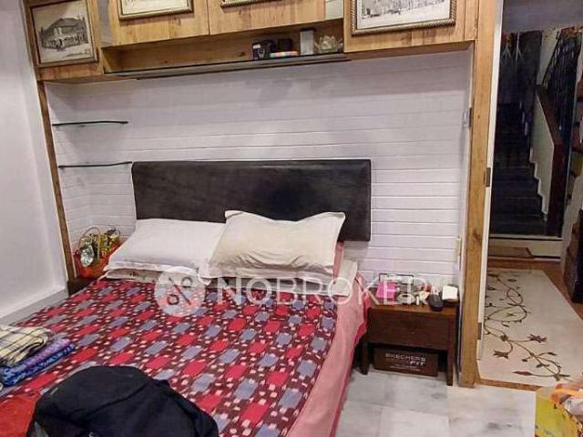 2 BHK Flat In Shalimar Apartment For Sale In Santacruz West