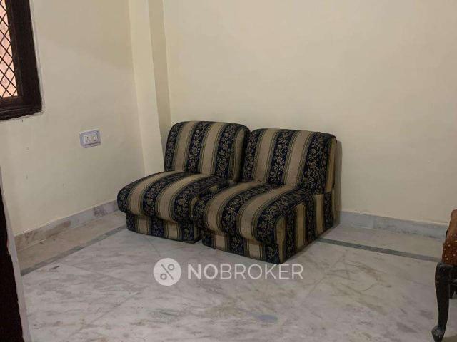 2 BHK Flat In Shashi Garden For Sale In Mayur Vihar