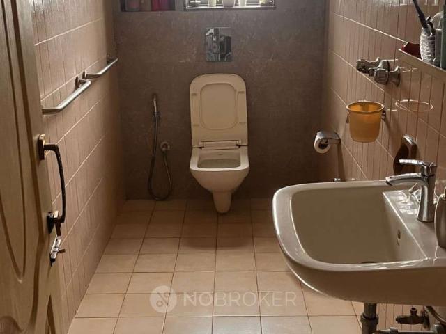2 BHK Flat In Shiv Chhaya for Rent In Khar West