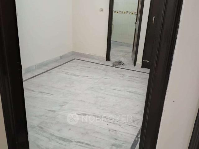 2 BHK Flat In Shivaji Enclave for Rent In Tagore Garden Ext