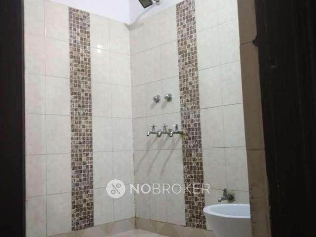 2 BHK Flat In Shivastik Apartment For Sale In Mahavir Encl