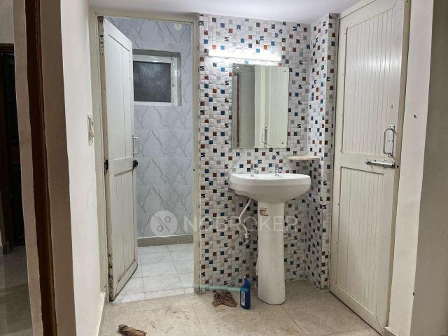 2 BHK Flat In Shree Sai Apartments, Sector 71, Noida for Rent In Sector 71, Noida