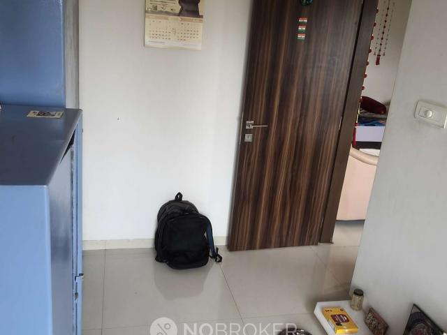 2 BHK Flat In Shreeji Royal Samarpan For Sale In Kandivali West
