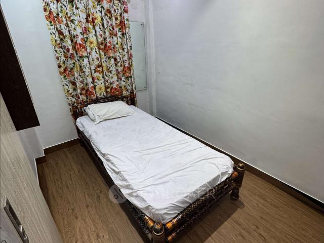 2 BHK Flat In Shri Hari Krishna Kripa Chs for Rent In Andheri West