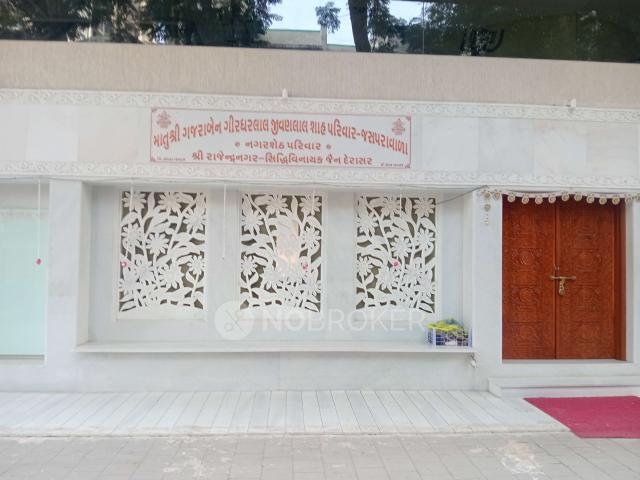 2 BHK Flat In Siddhivinayak Chs, For Sale In Borivali East