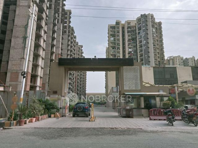 2 BHK Flat In Spring Meadows, Patwari For Sale In Patwari
