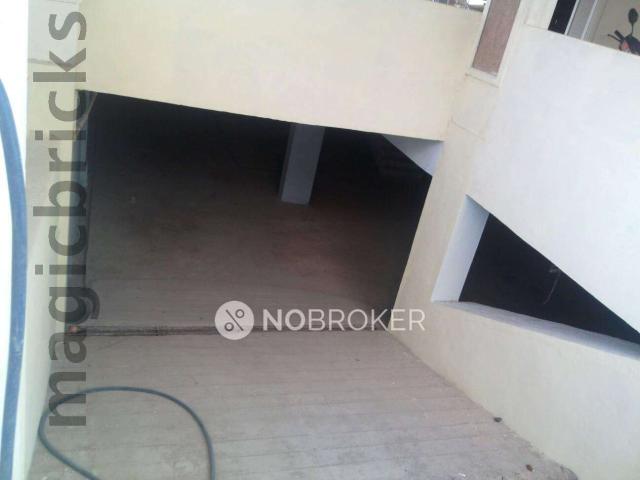 2 BHK Flat In Srinivasam Apartment, Kondapur for Rent In K