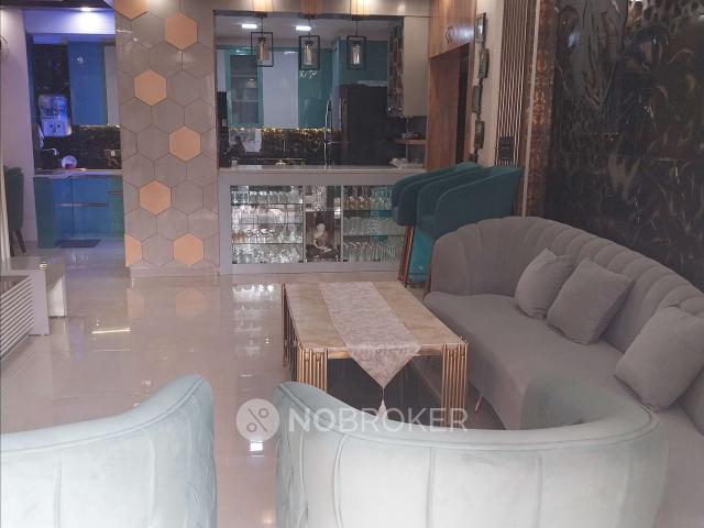 2 BHK Flat In Tarang Apartments, Patparganj for Rent In Pat