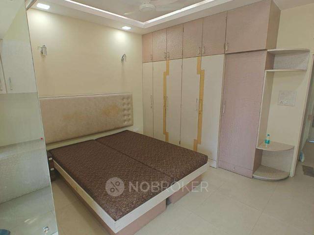 2 BHK Flat In Tarapore Gardens, Andheri West for Rent In Andheri West