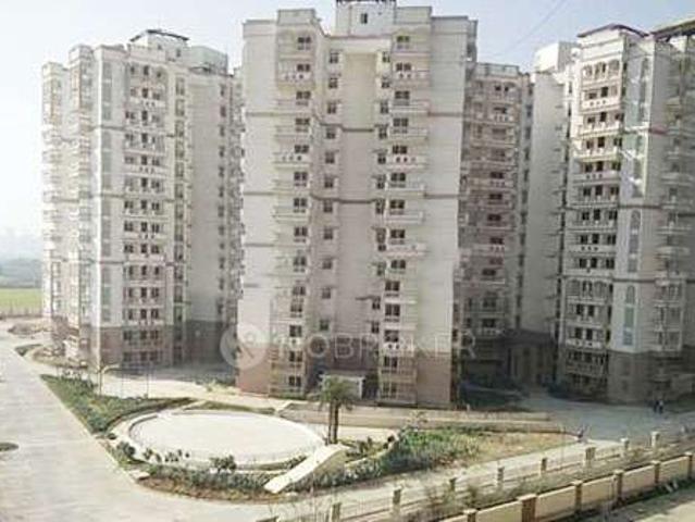 2 BHK Flat In The Edge Towers for Rent In Sector 37d