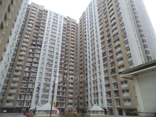 2 BHK Flat In Trendy Tower, Amanora Park Town, Pune For Sal