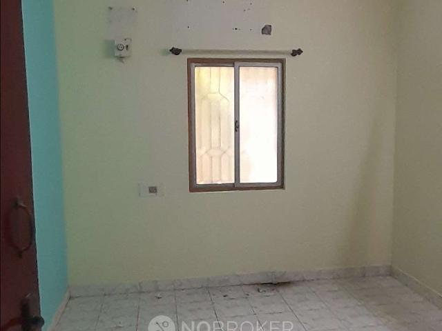 2 BHK Flat In Triple C Castle, Saligramam For Sale In Saligramam