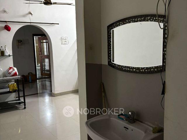 2 BHK Flat In Versova Shubham Karoti Chs, Andheri West for R