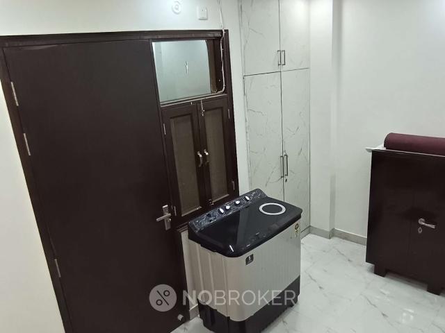 2 BHK Flat In West Gorakh Park For Sale In West Gorkh Park