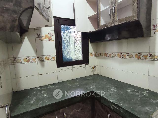 2 BHK Flat In White Appartment for Rent In White Apartments
