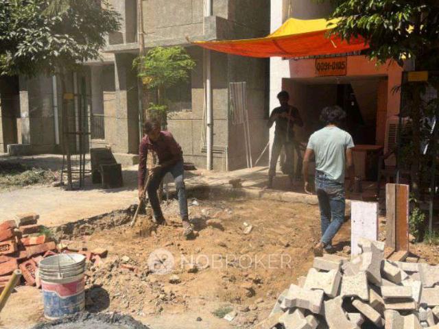 2 BHK Flat In Yamuna Expressway Authority Flat for Rent In