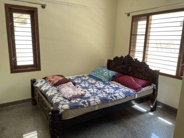 2 BHK House for Rent In 43, 31st Main Rd