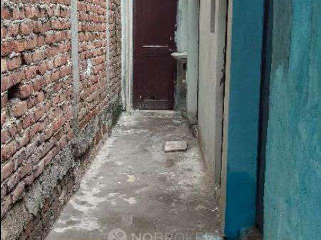 2 BHK House for Rent In Baraula, Sector 49