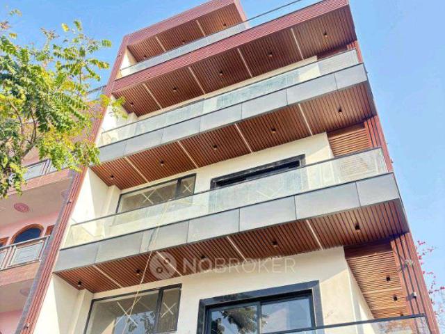 2 BHK House for Rent In Fh62+v5p Round About, Block B, Rho