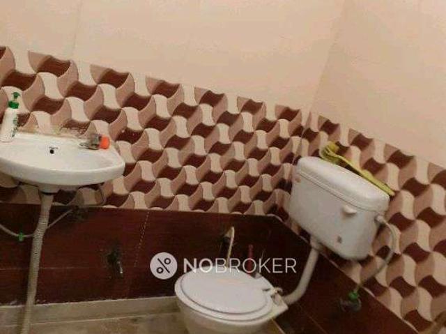 2 BHK House for Rent In Head Post Office, Noida