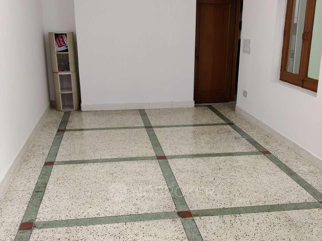 2 BHK House for Rent In Janakpuri