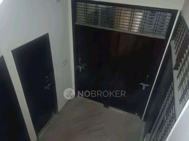 2 BHK House for Rent In Khora Colony