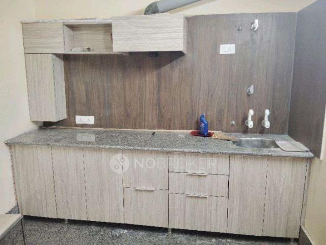 2 BHK House for Rent In Madanpuri, Sector 7