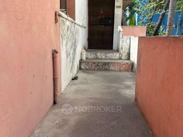 2 BHK House for Rent In Madipakkam