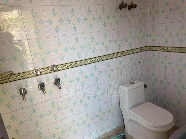 2 BHK House for Rent In Model Town, Sector 11