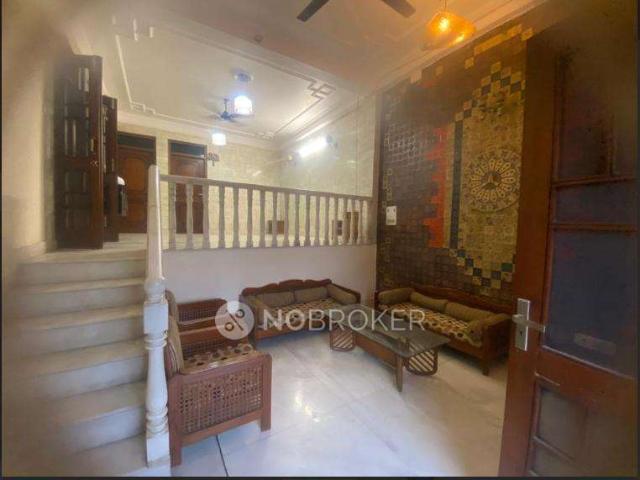 2 BHK House for Rent In Mukherjee Nagar