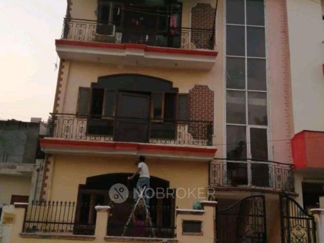 2 BHK House for Rent In Phi 3