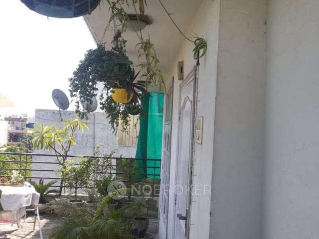 2 BHK House for Rent In Rajouri Garden