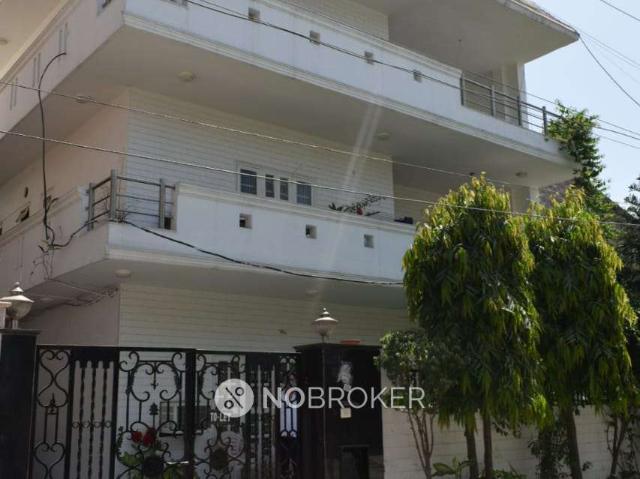 2 BHK House for Rent In Sector 17a
