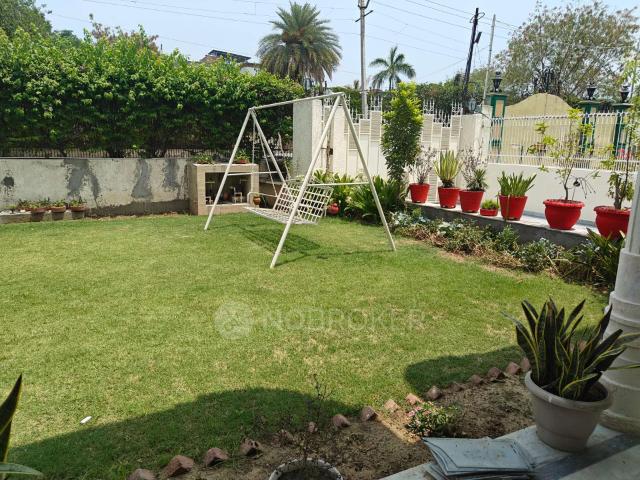 2 BHK House for Rent In Sector 21b