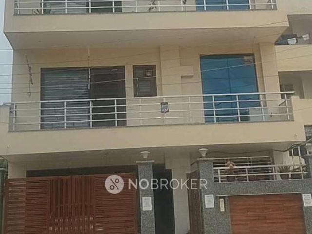 2 BHK House for Rent In Sector 57