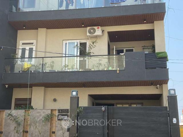 2 BHK House for Rent In Sector 72