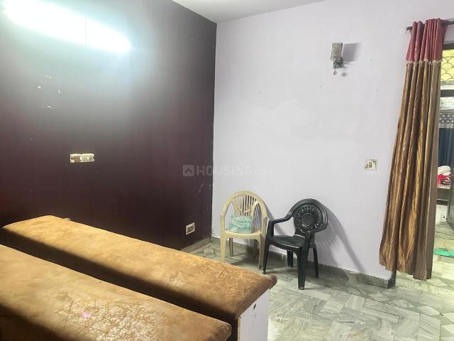 2 BHK Independent Builder Floor in Mukherjee Nagar for rent New Delhi. The reference number is 20476054