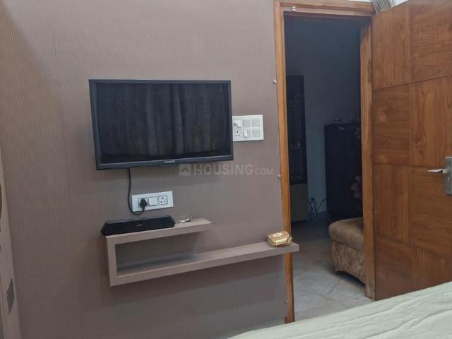2 BHK Independent Builder Floor in Mukherjee Nagar for resale New Delhi. The reference number is 18467045