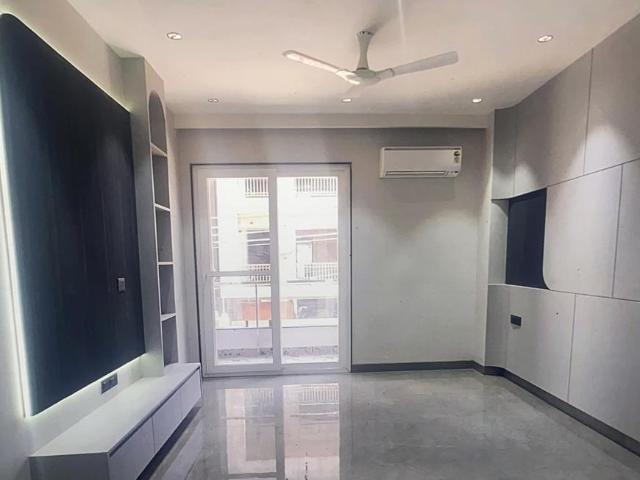 2 BHK Independent Builder Floor in Mukherjee Nagar for resale New Delhi. The reference number is 20550505