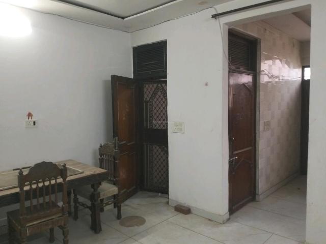 2 BHK Independent Builder Floor in Mukherjee Nagar for resale New Delhi. The reference number is 20905763
