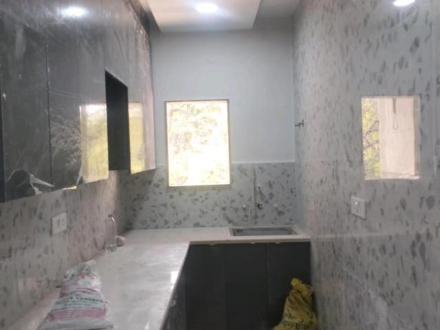 2 BHK Independent Builder Floor in Mukherjee Nagar for resale North West Delhi. The reference number is 16828154