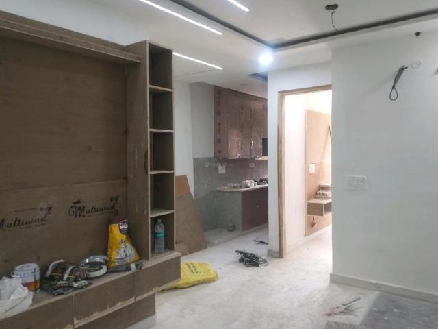 2 BHK Independent Builder Floor in Mukherjee Nagar for resale North West Delhi. The reference number is 16829664