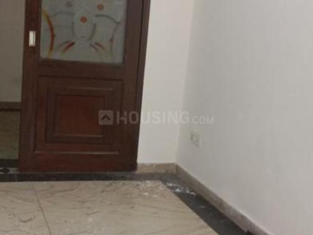 2 BHK Independent Builder Floor in Mukherjee Nagar for resale North West Delhi. The reference number is 17343849