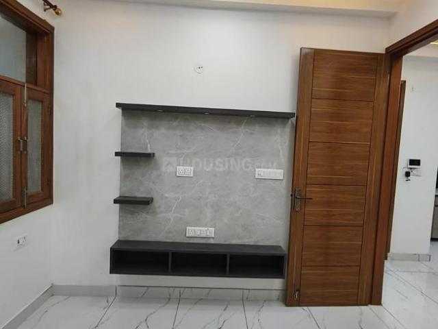 2 BHK Independent Builder Floor in Mahavir Enclave for rent New Delhi. The reference number is 18930261