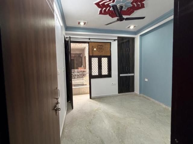 2 BHK Independent Builder Floor in Mahavir Enclave for rent New Delhi. The reference number is 19920787