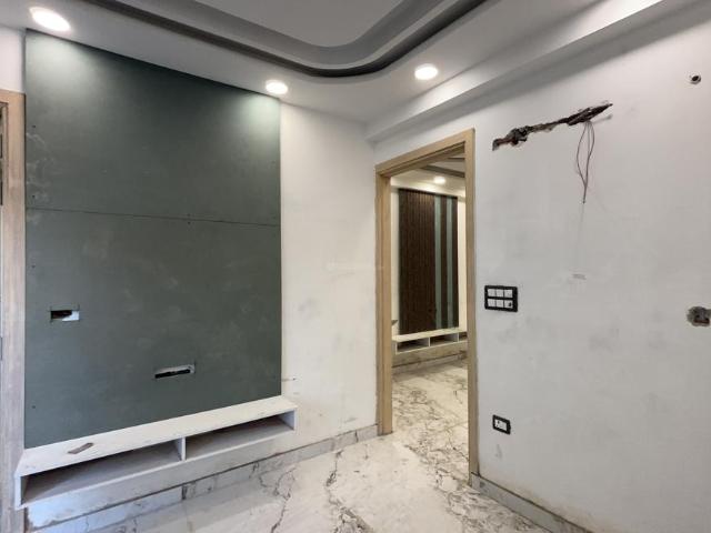2 BHK Independent Builder Floor in Mahavir Enclave for resale New Delhi. The reference number is 20249744