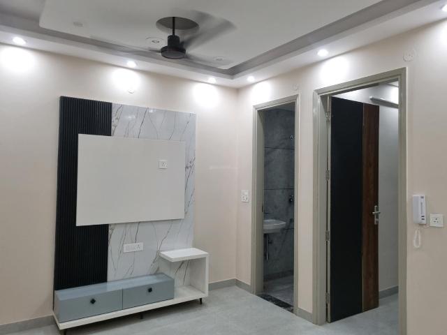 2 BHK Apartment in Mahavir Enclave for resale New Delhi. The reference number is 20388648