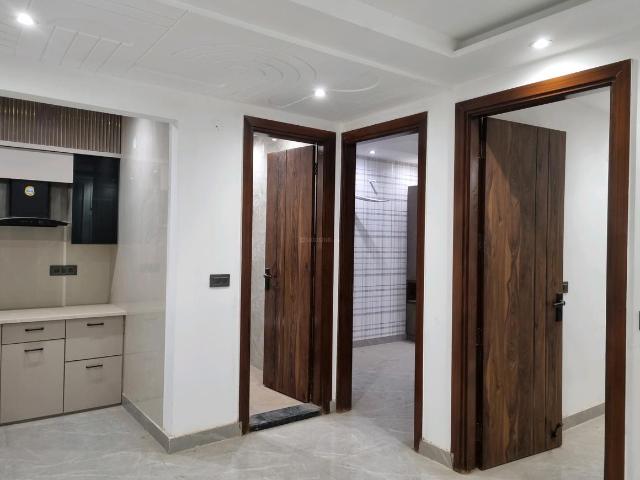 2 BHK Apartment in Mahavir Enclave for resale New Delhi. The reference number is 20388750