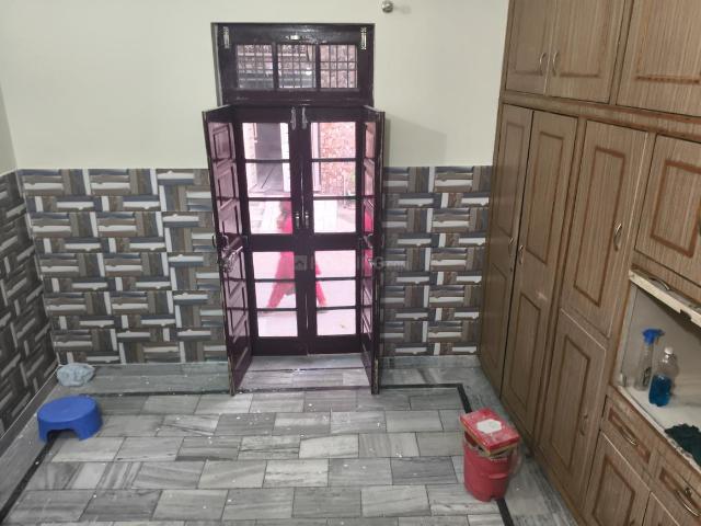 2 BHK Independent Builder Floor in Mahabir Colony for rent Hisar. The reference number is 20990825