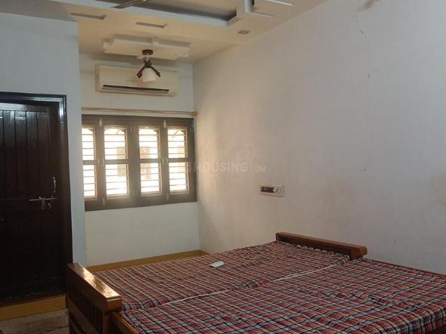 2 BHK Independent Builder Floor in Manjalpur for rent Vadodara. The reference number is 20430570